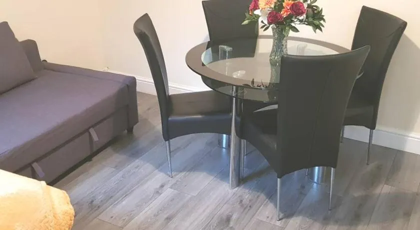 Homely Experience for Contractors,Grays - Image 1