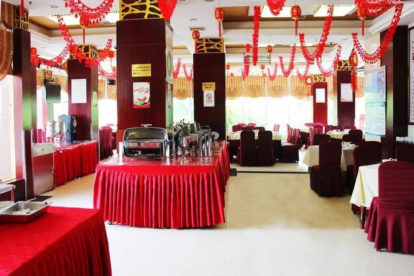 Menghu Business Hotel - Image 1