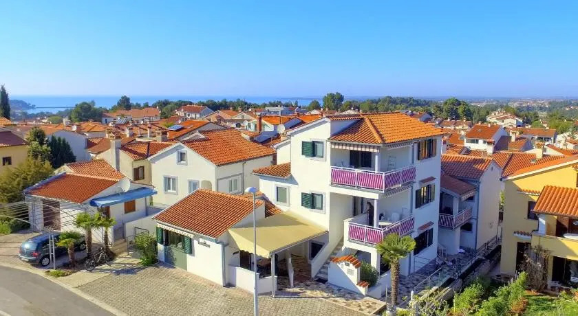 Villa California - Image 1