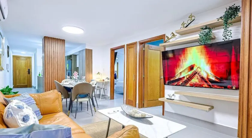 Luxury 2BR City Center Condo - Image 1