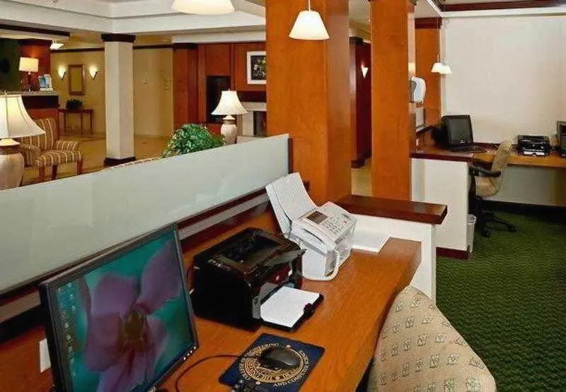 Fairfield Inn & Suites by Marriott Brunswick Freeport - Image 1