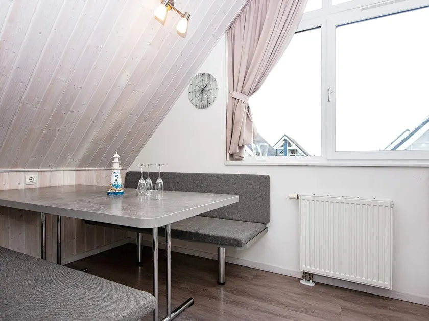 Lush holiday home with sauna - Image 1