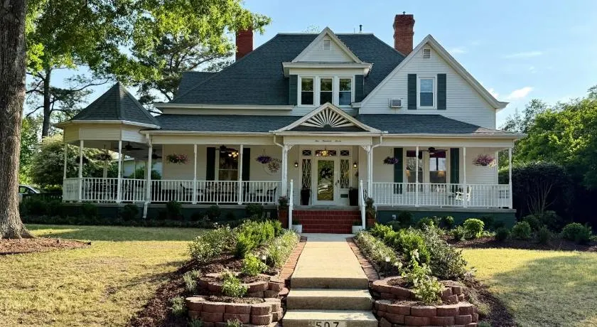 Magnolia Inn - Image 1