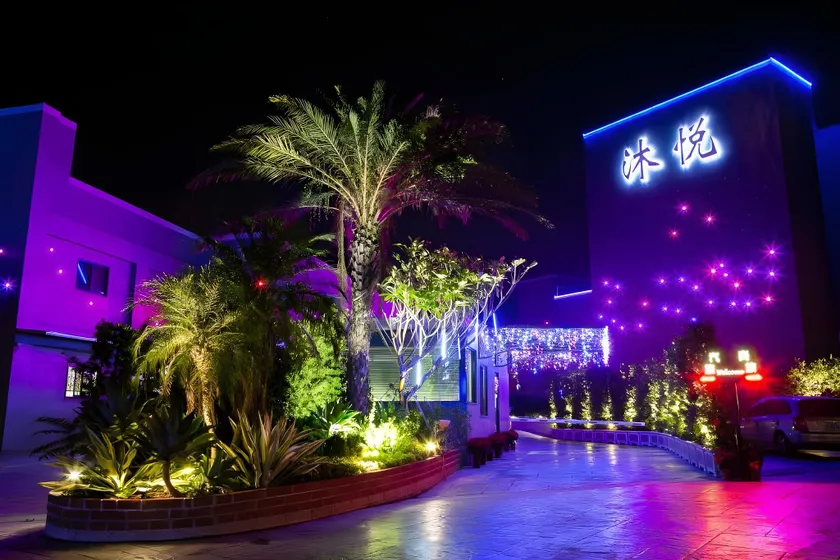 M Hotel - Image 1