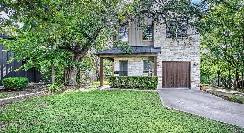 Charming 2BD - Billiards Near Lady Bird Lake & DT - Image 1