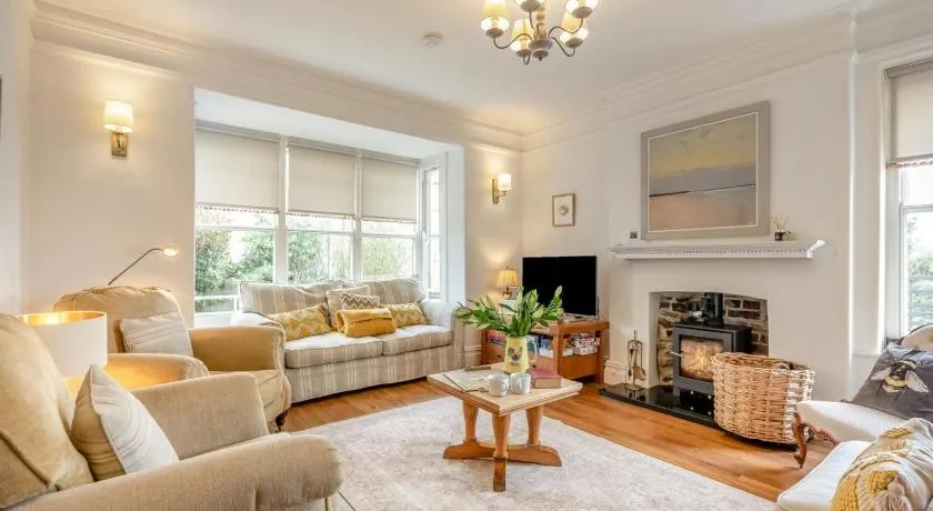 4 Bed in Appledore oc-sunni - Image 1