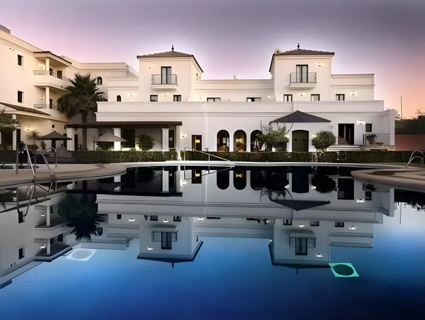 Hotel Doña Lola Zahara - Image 1