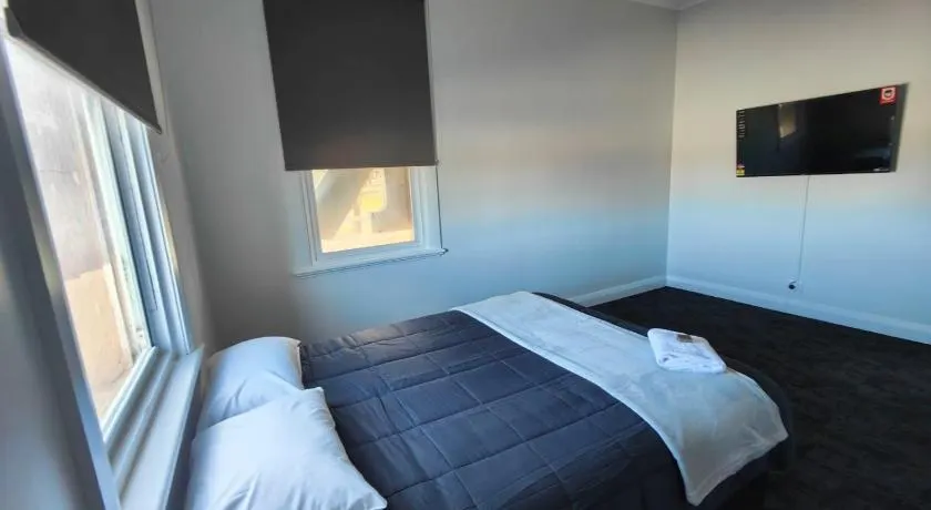 The Club Hotel Collie - Image 1