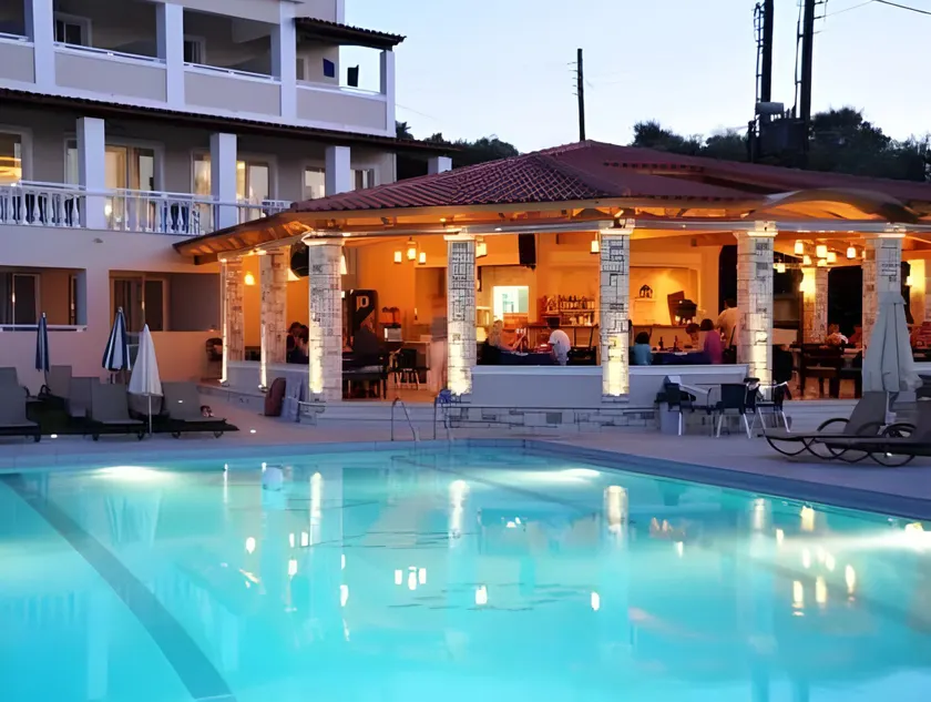 Windmill Hotel - Image 1