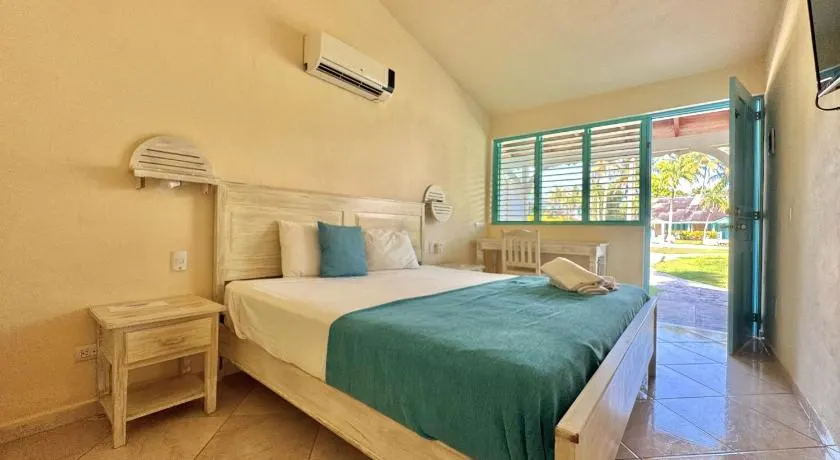 Villas Palmar Residence Beachfront Villas & Studios - Image 1