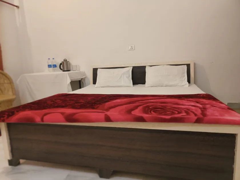 GOVIND GUEST HOUSE - Image 1