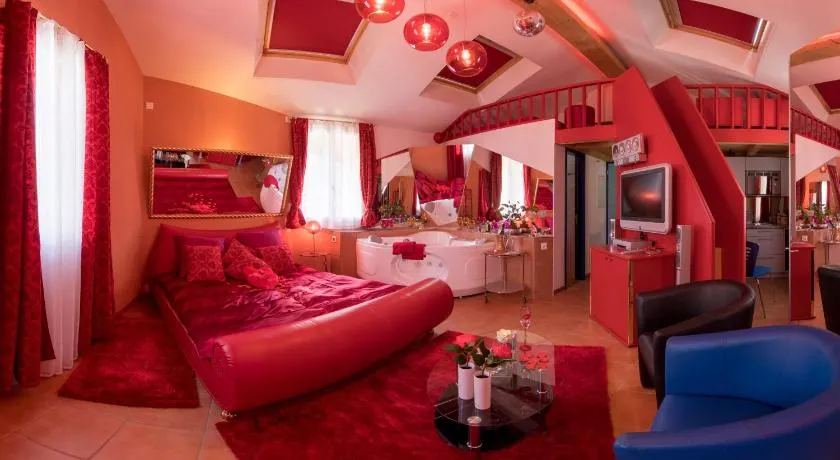 Loveroom - Image 1