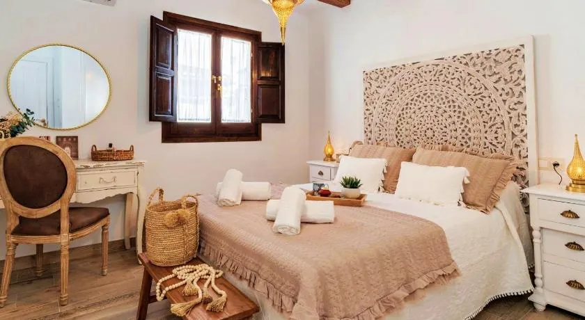 tuGuest Nazarí Calderería Apartments - Free parking - Image 1