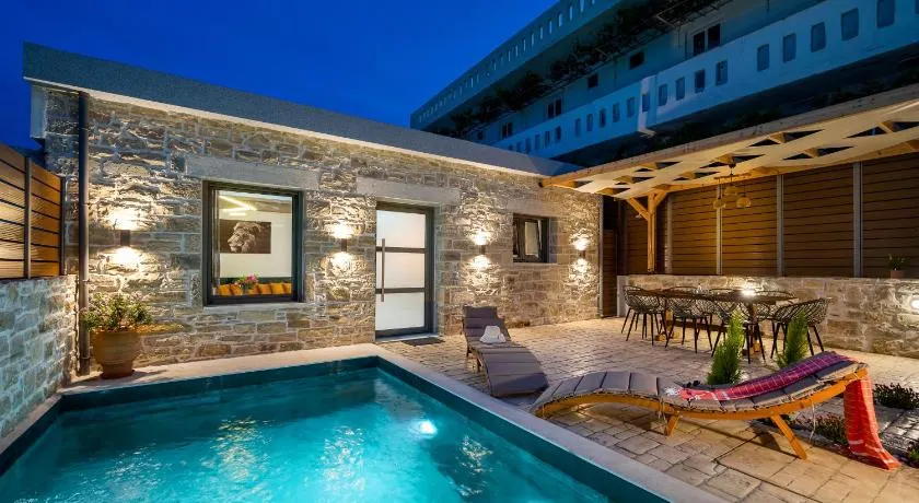 Villa Privilege Kalamaki - Image 1