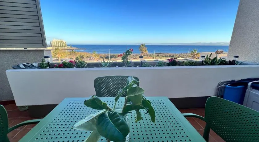 Seafront Medano Marina View - Image 1