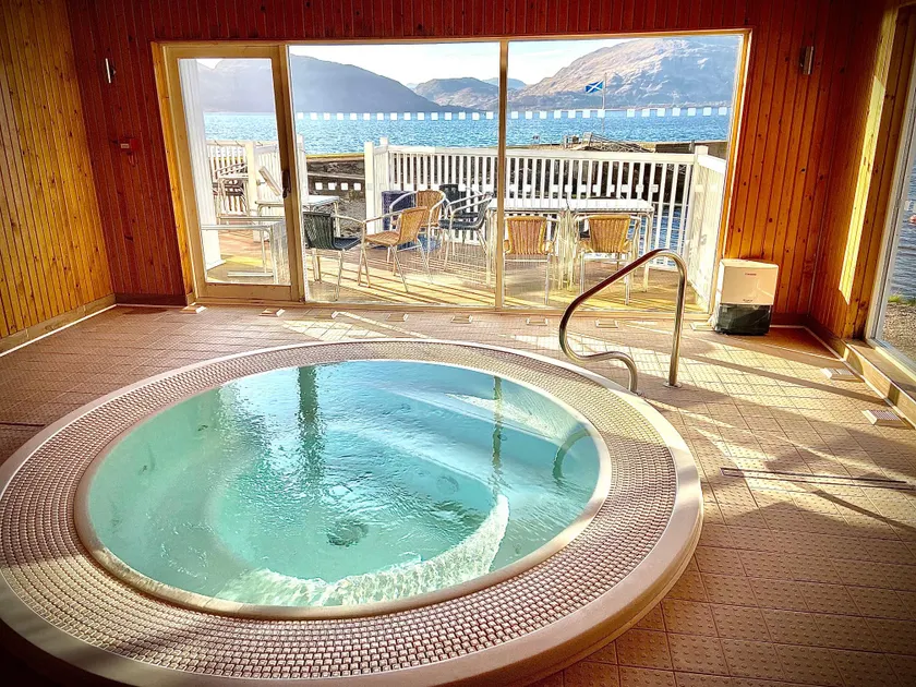 Holly Tree Hotel, Swimming Pool & Hot Tub - Image 1