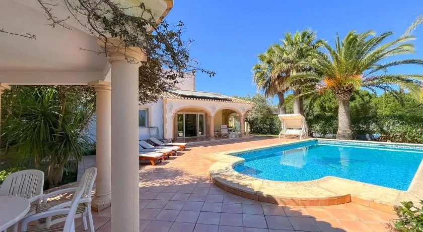 Villa avec barbecue et jardin | Vue plage - Image 1