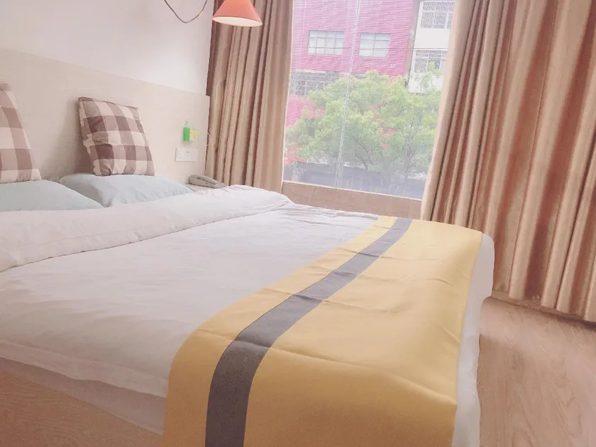 Zhongxin Business Hotel - Image 1