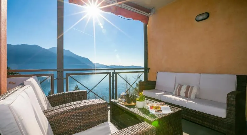 Appartement de vacances avec terrasse, piscine et barbecue | Vue lac - Image 1