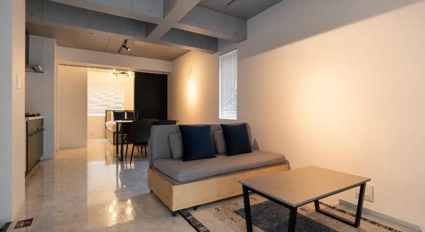 LUXE Minami Aoyama - 一部客室家具リニューアル - Image 1