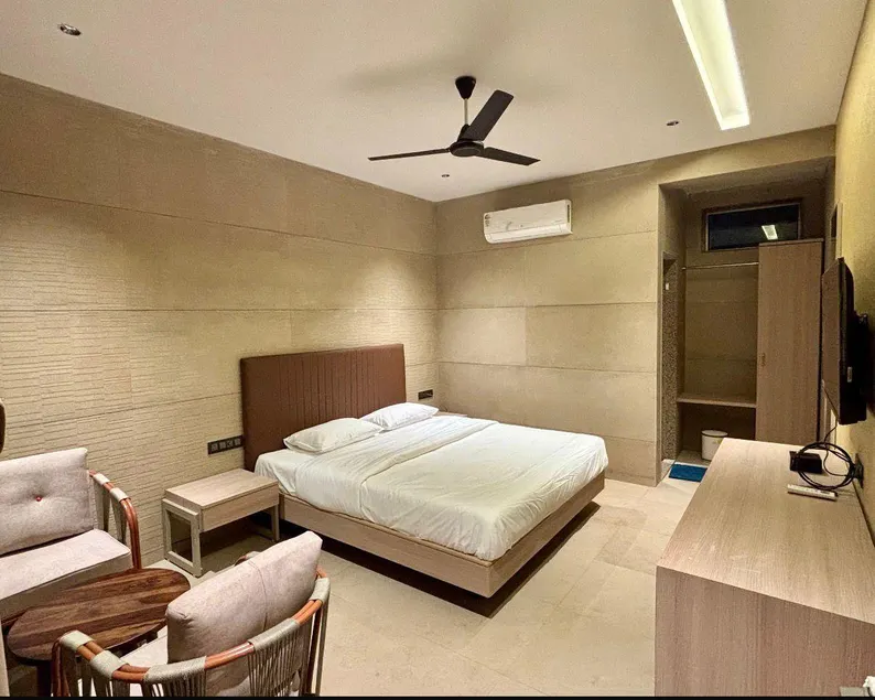 Hotel Baywatch Gorai - Image 1