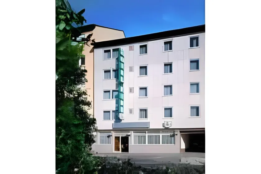 Hotel Find - Image 1