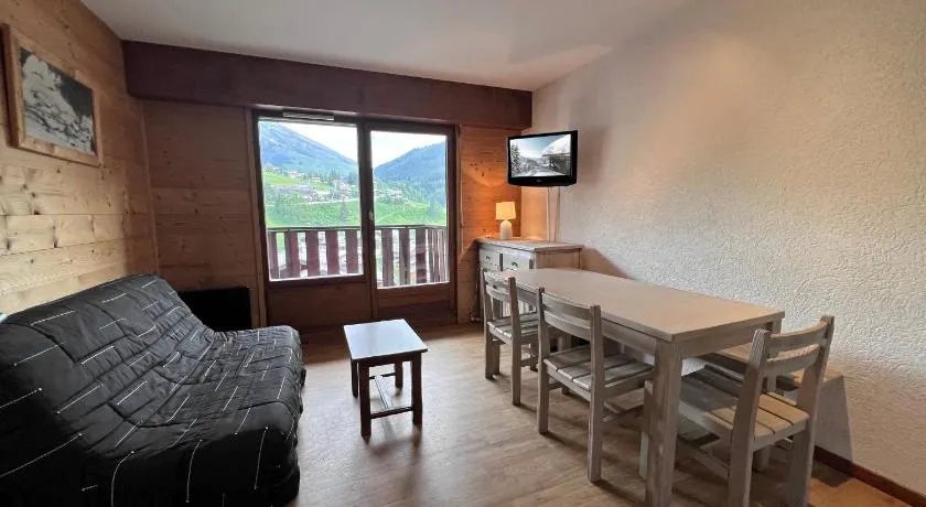 RESIDENCE 2-235 - Studio centre village, proche pistes - Wifi - Garage - Image 1