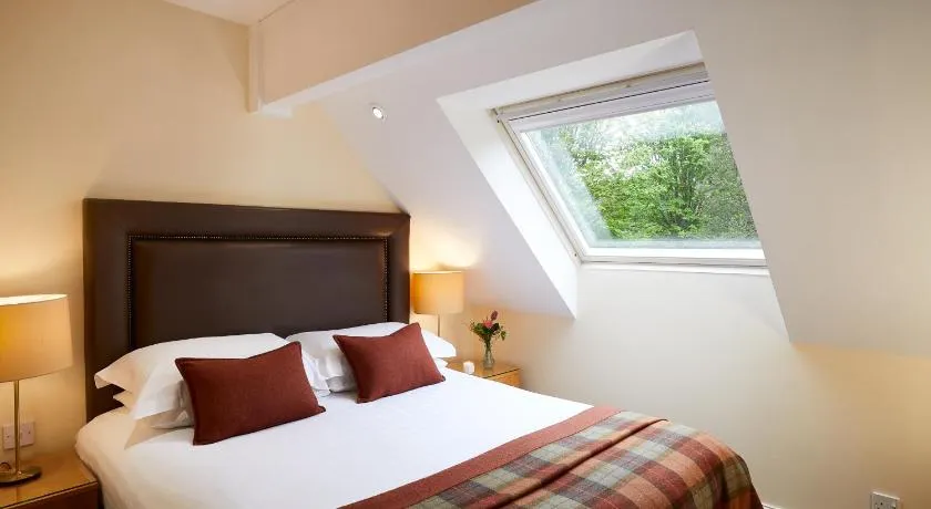 Elmers Court Hotel - Image 1