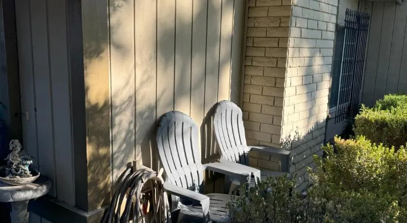 King's Suite Escape - Image 1