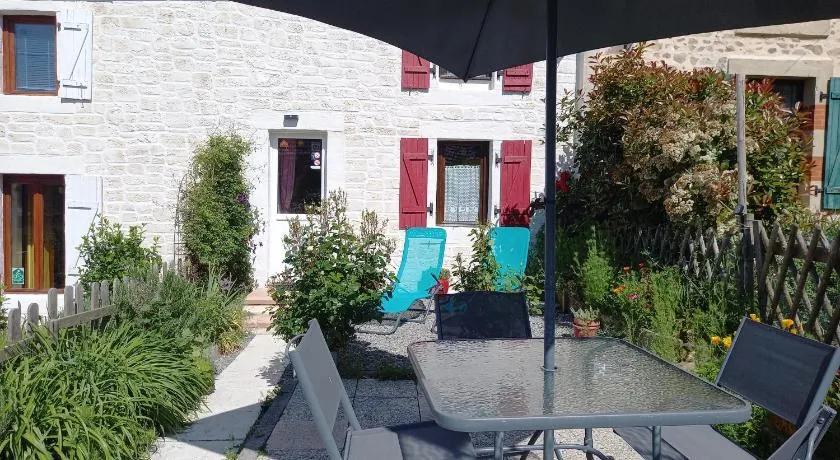 Aux Roses - Image 1