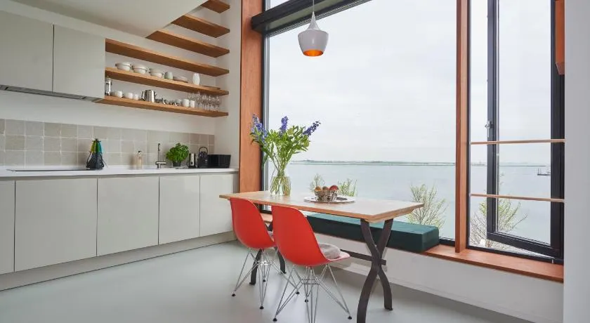 Lake View Apartment Amsterdam - Image 1