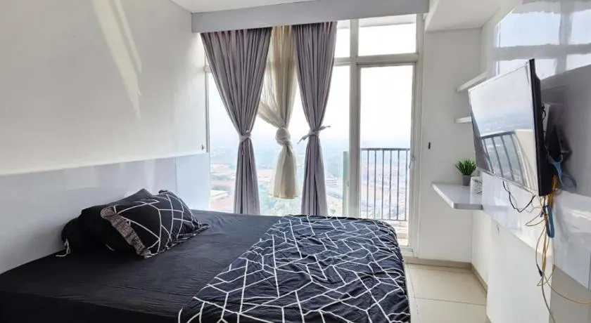 RoomQu at Apartment Tree Park - Image 1