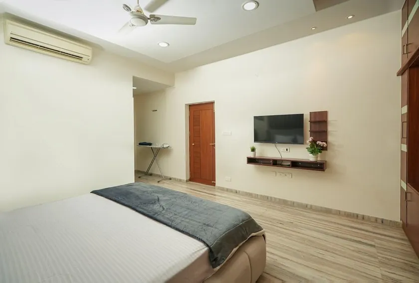 Pent House - Studio Room - Image 1