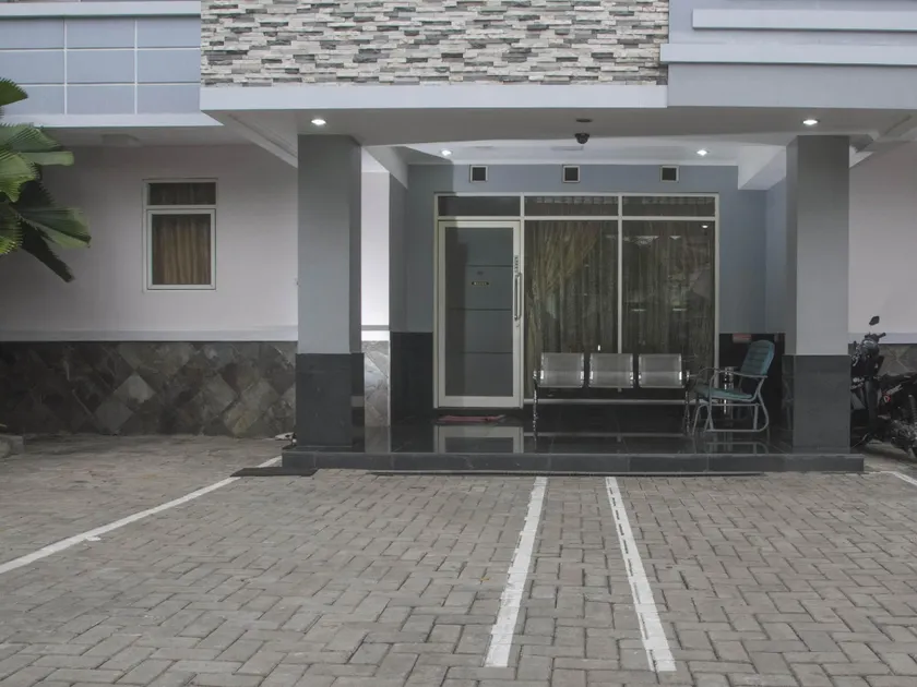 House of Arsonia Bougainvillea - Image 1