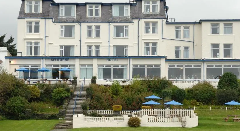 Selborne Hotel - Image 1