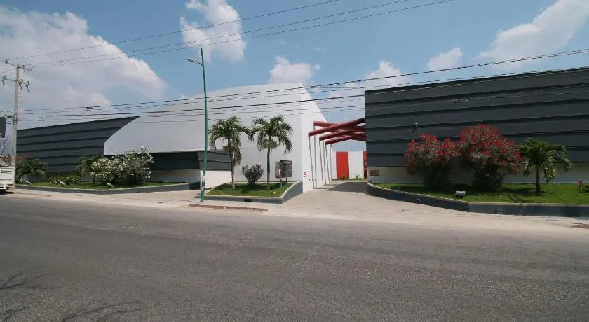 La Isla Auto Hotel - Image 1