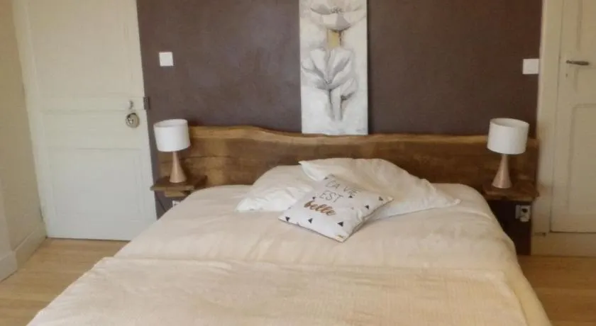 Chambre calme Aux Iris - Image 1