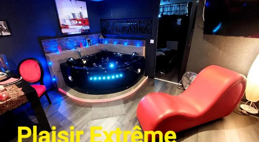 PLAISIR EXTREME - Image 1