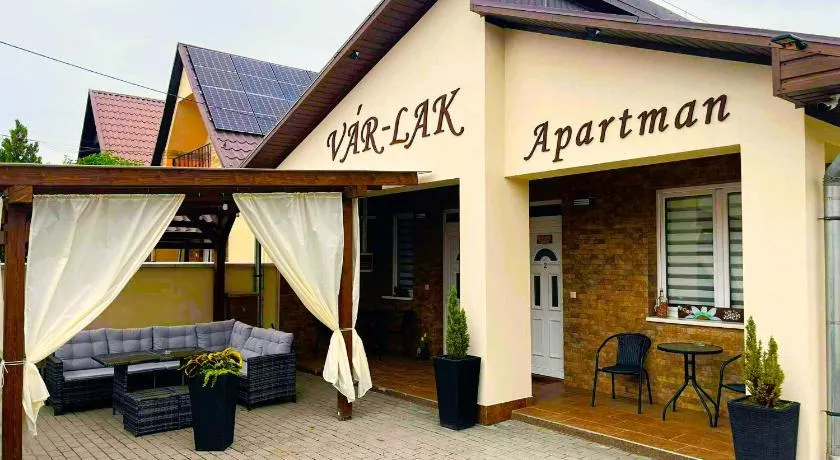 VÁR-LAK Apartman - Image 1