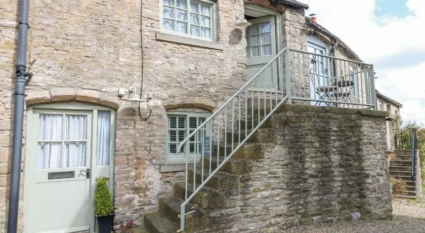In & Out Cottage - Image 1