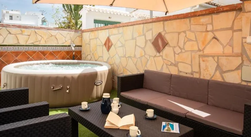Town Center House With Jacuzzi - Image 1