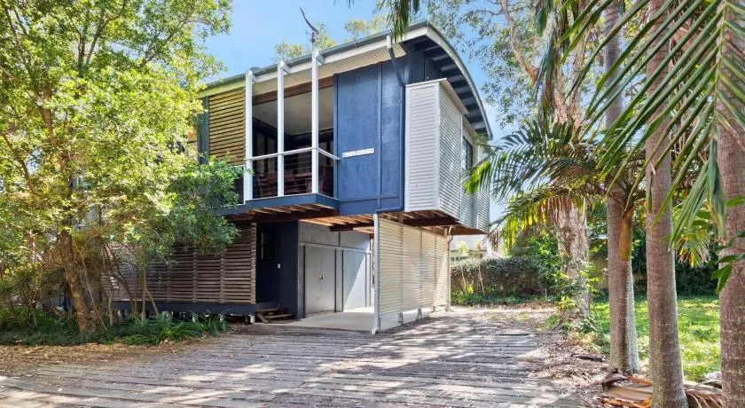 Baleen Beach House by Discover Stradbroke - Image 1