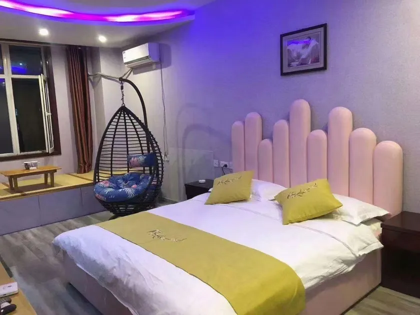 Houhai Theme Hotel (Branch 1) - Image 1