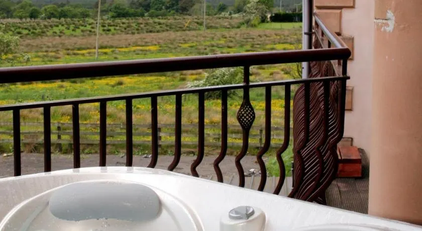 Backbrae House B&B - Image 1