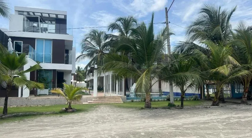 Casa de Playa en Condominio frente al mar - Image 1
