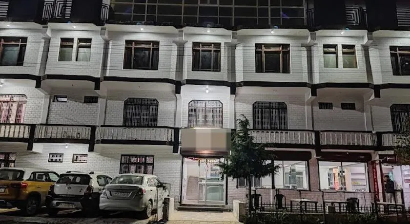 Hotel Mahadev - Image 1