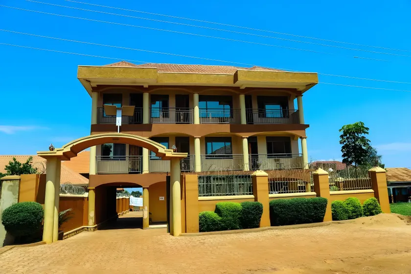 One bedroom apartment in Jinja with Lake Victoria views - Image 1
