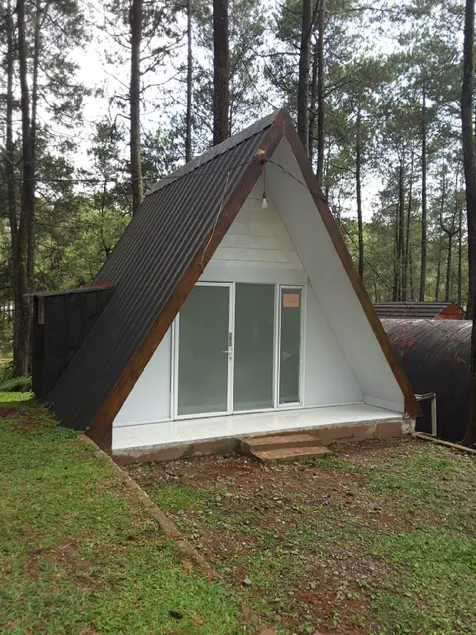 Triangle House Cozyland Cikole - Image 1