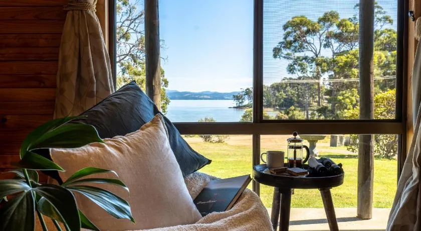 Waterfront Cabin Retreat - Sea Views with Breakfast Hamper - Image 1