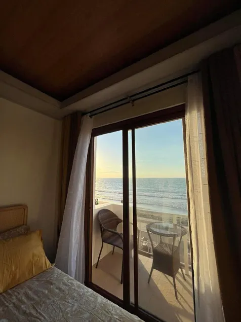 Inaro Beach House - Image 1